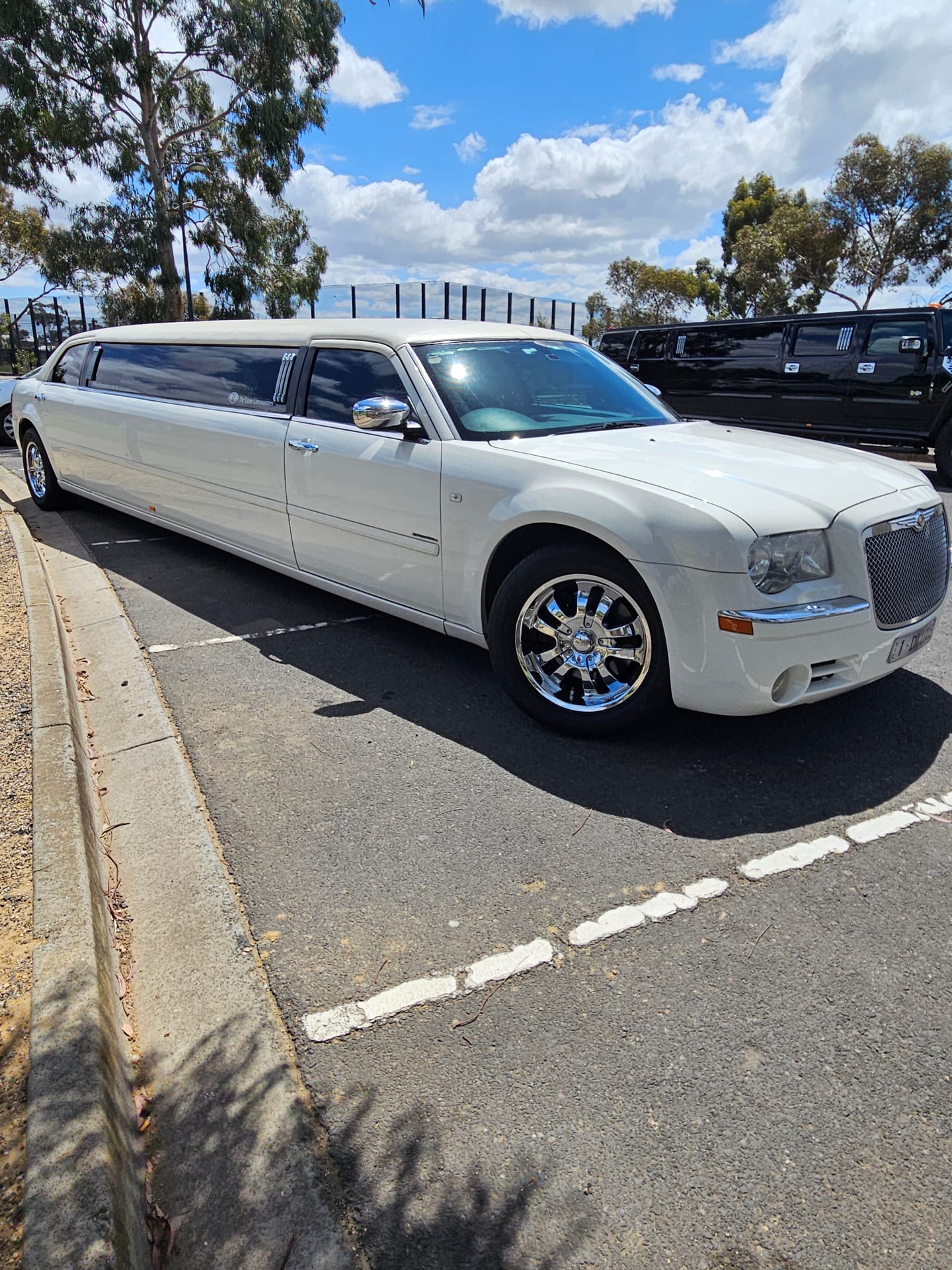 Luxe Line Limos white Chrysler stretch limousine