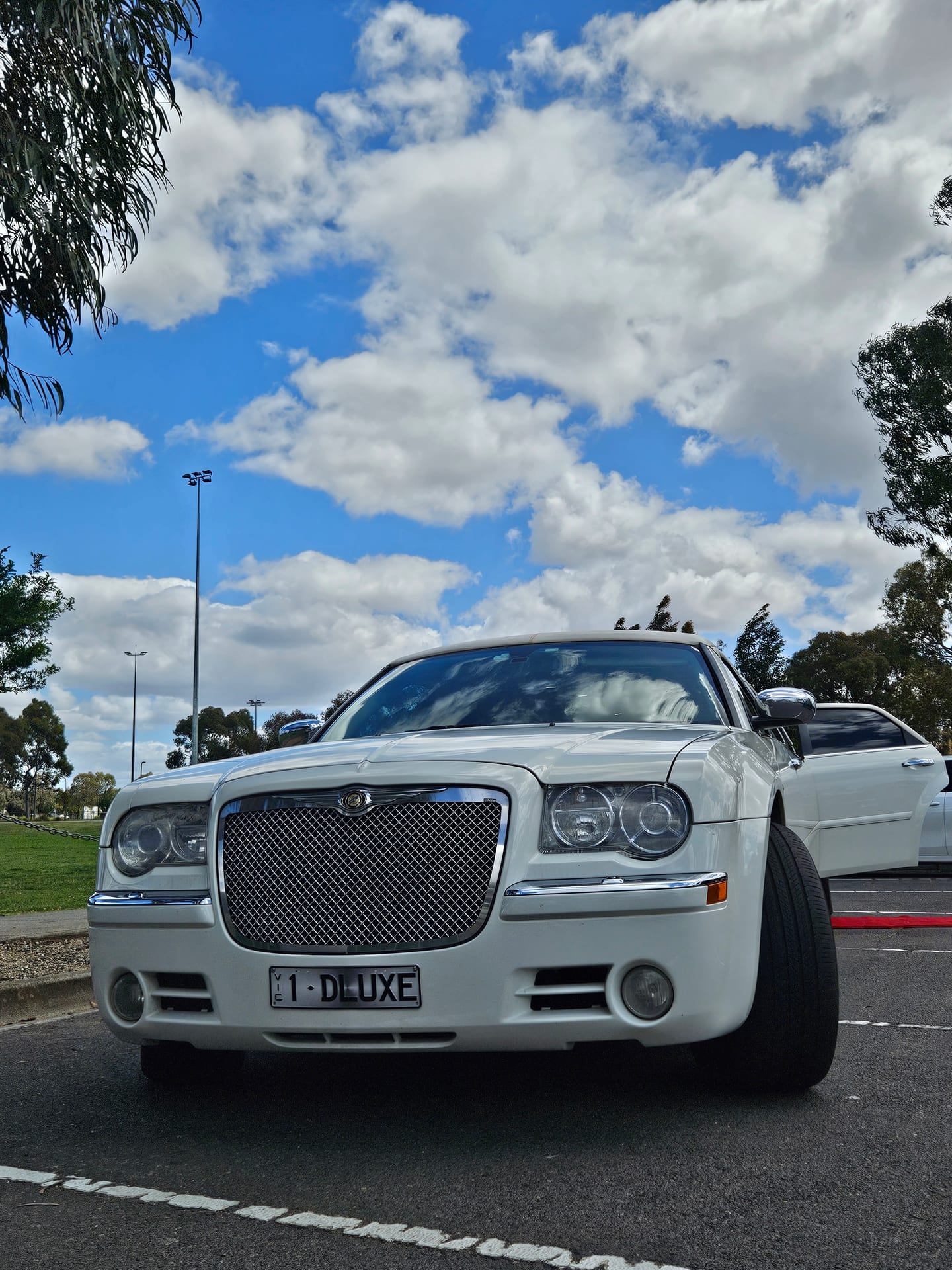 Luxe Line Limos Chrysler limousine
